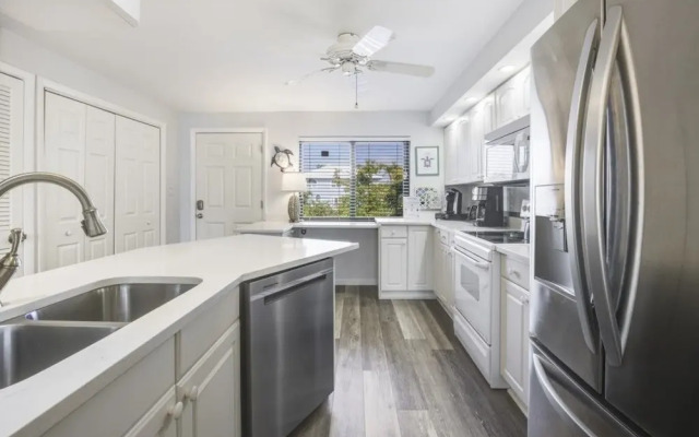 Loggerhead 282 2 Bedroom Condo by RedAwning