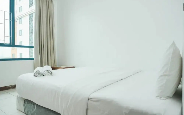 Spacious and Good 3BR Pangeran Jayakarta Apartment