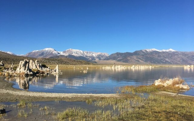 Lake View Lodge