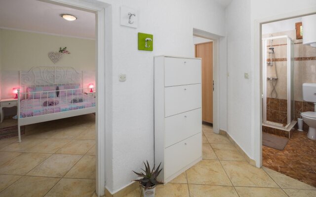 Nice Home in Kanfanar With Wifi and 2 Bedrooms
