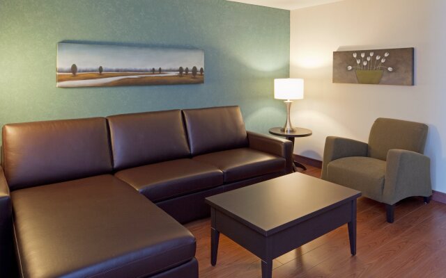 Holiday Inn Express Hotel Saint - Hyacinthe, an IHG Hotel