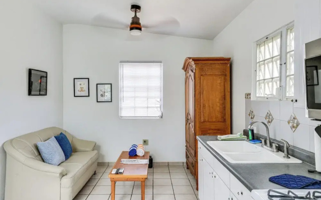 Walk to Beach! Vieques Casita w/ Pool Access