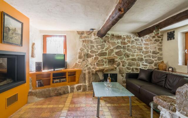 Traditional Holiday Home with Swimming Pool in Fayence