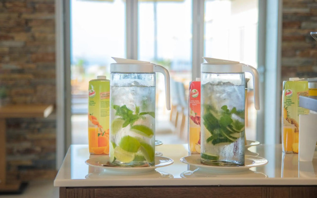 King Maron Wellness Beach Hotel
