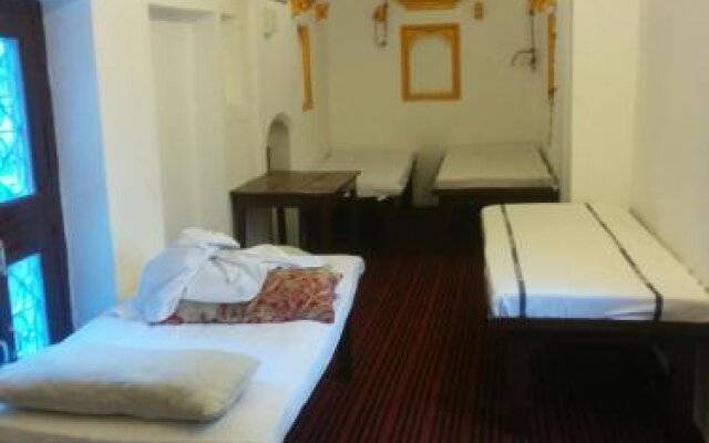 Kanha Paying Guest House