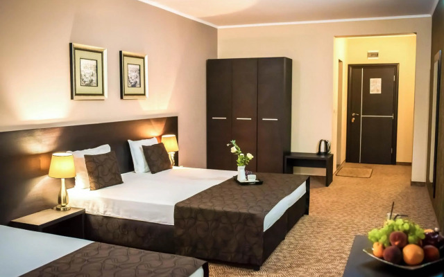 Central Plaza Hotel