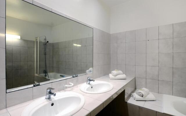 Logis Hostellerie Domaine De La Reynaude