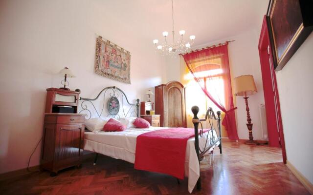 Giulia Halldis Apartment