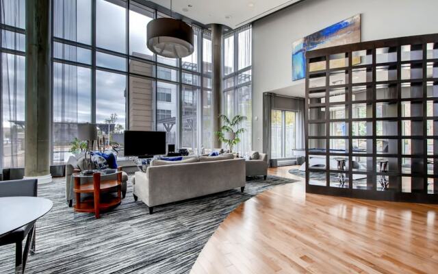 Global Luxury Suites at Park Crest Lofts