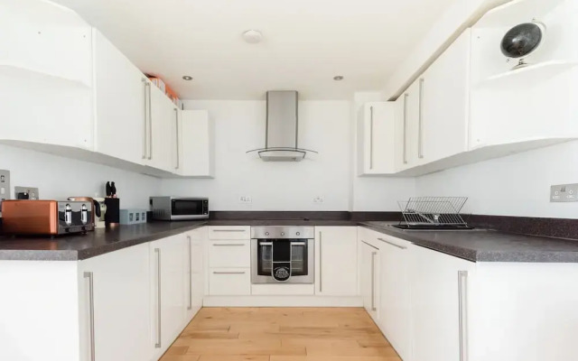 Platinum Apartment next to London Bridge 9995