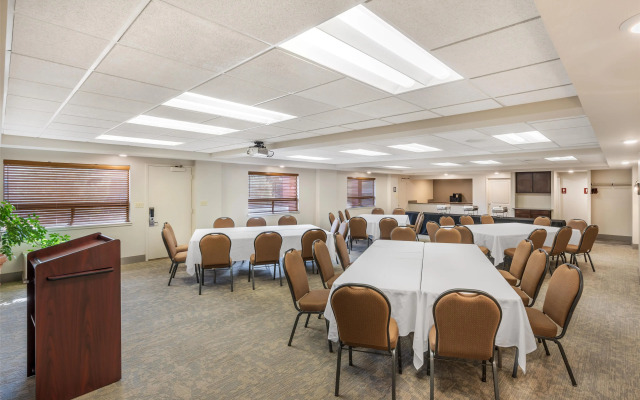 Best Western Plus Clocktower Inn