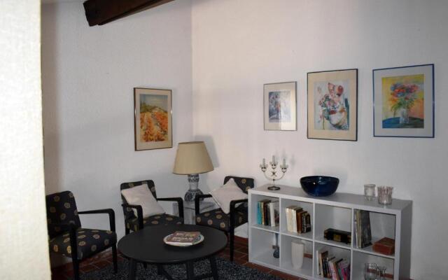 Petit Mas Au Paradis Avec Piscine Pour 6 Personnes