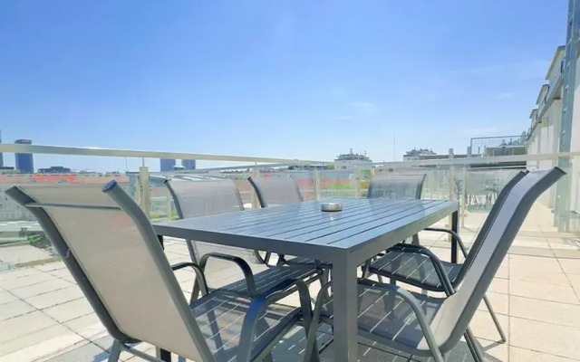 Elegant Duplex Danube Canal