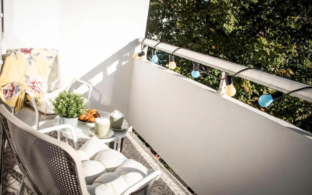 LouLou's Central Apartment with cosy balcony