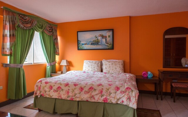 Deluxe Turtle Towers Apartments