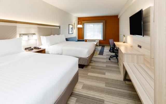 Holiday Inn Express & Suites Sturbridge, an IHG Hotel