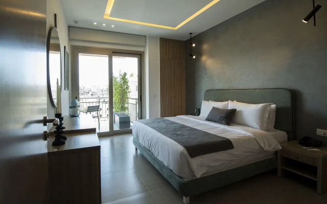 ZUR Studios & Suites