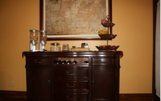 Lookout Inn GuestHouse and Suites