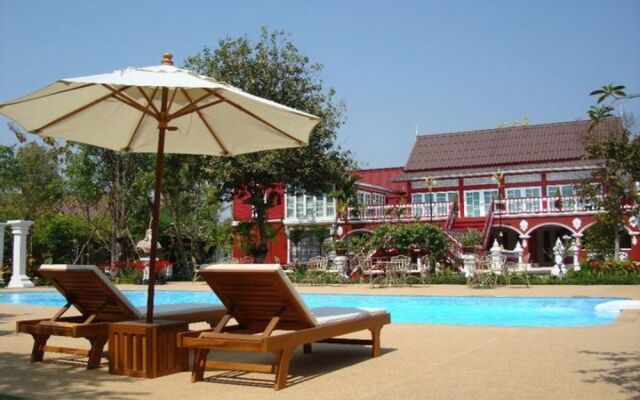 Aunruen Residence & Restaurant