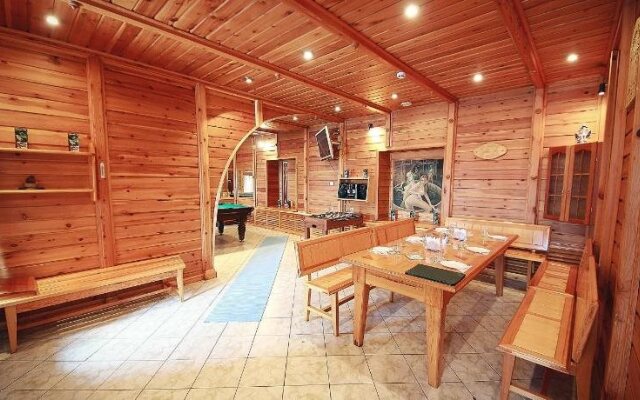 Александровский Двор