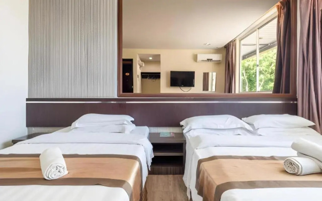 Goldenhill Hotel