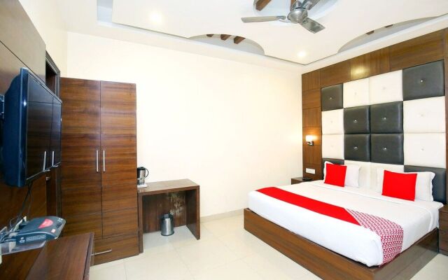 Oyo 40111 Hotel North Inn