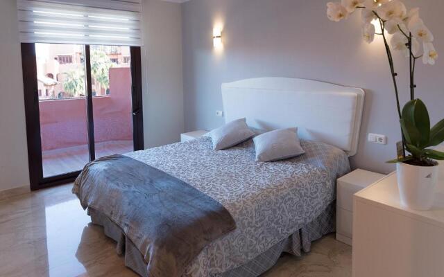 Marina Luxury Apartment