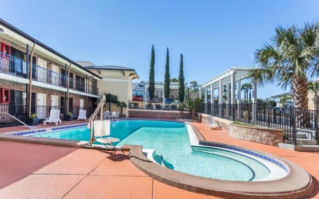 Days Inn Pensacola - Historic Downtown