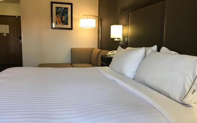 Holiday Inn Express Hotel & Suites Barstow-Outlet Center, an IHG Hotel