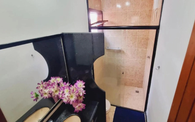 Casa Toscana 4 suítes, piscina e churrasqueira