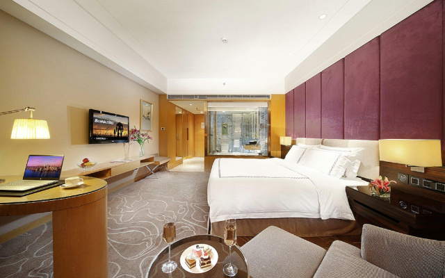 Days Hotel & Suites Mingfa Xiamen