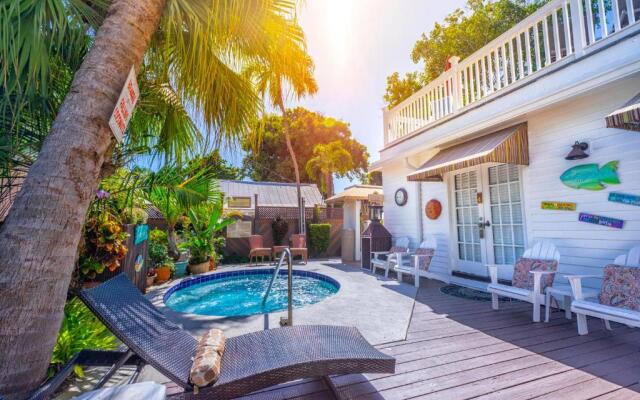 Seascape Tropical Inn - Adult Exclusive