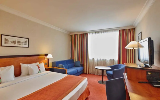 Doubletree By Hilton Paris Bougival