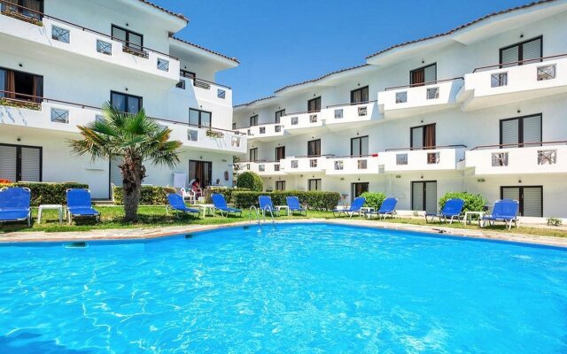 Xenios Dolphin Beach Hotel