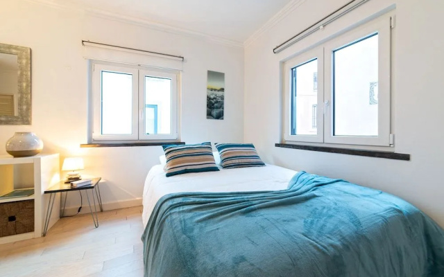 JOIVY Superb Studios In Cascais Centre
