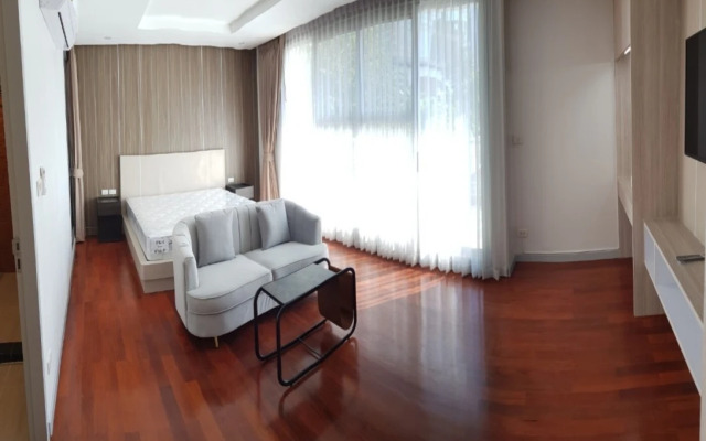 ViVi Avenue Thonglor