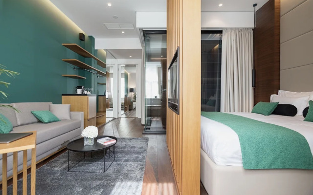 Dominic Smart & Luxury Suites Parliament
