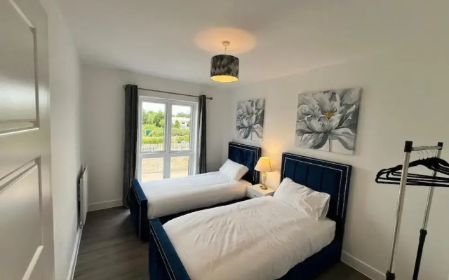 Modern 2 Bedroom Apartment