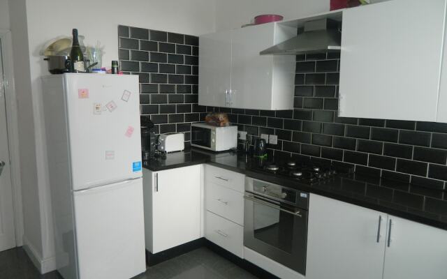 5 Bedroom Upper Maisonette