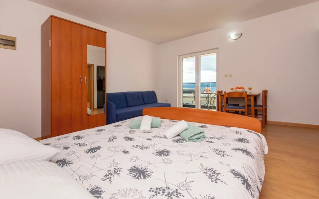 Apartments Villa Milas With Pool