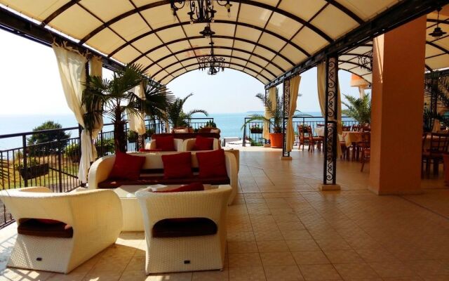 Grand Hotel St.Vlas - Menada Apartments