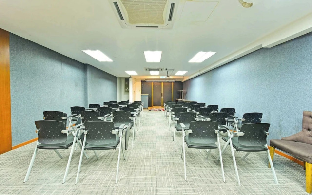 OYO 91009 One Enigma Hotel