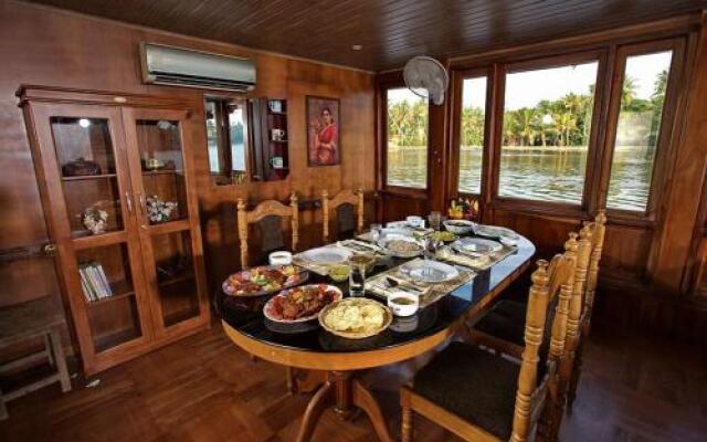 Dona House Boats at Alappuzha (Alleppey Backwaters)