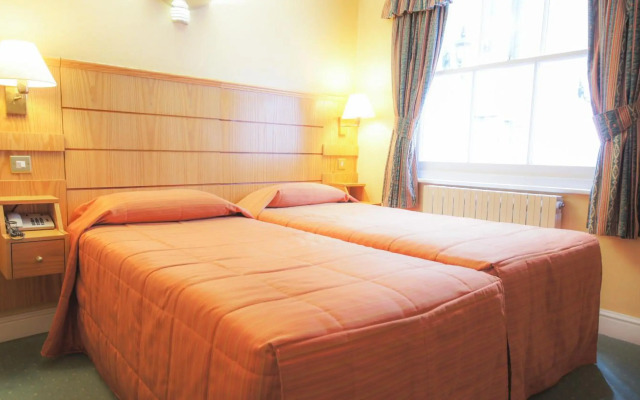 Nayland Hotel