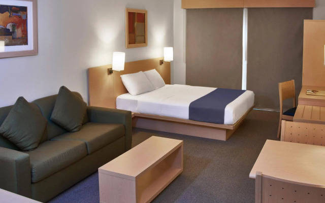 City Express Suites by Marriott Silao Aeropuerto