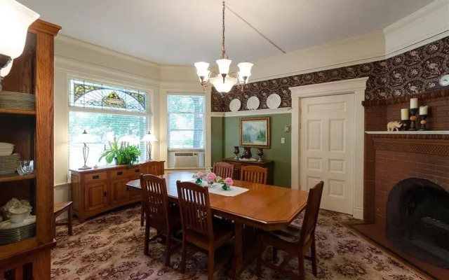 Waller House Inn