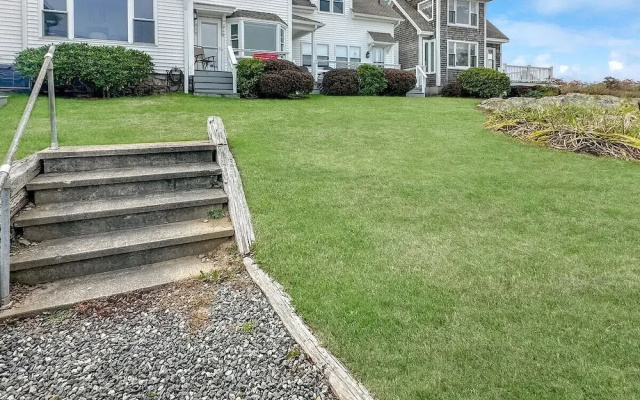 Perkins Cove Gem - Q934
