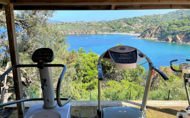 Villa in Posizione Panoramica-Villa Punta Pareti