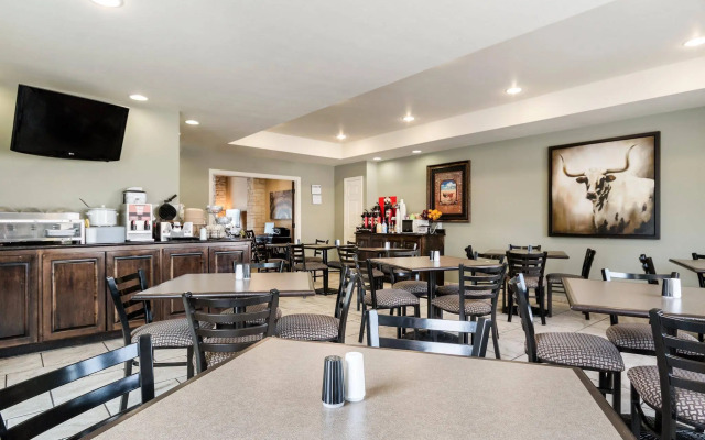 Motel 6 Junction, Texas - Llano River