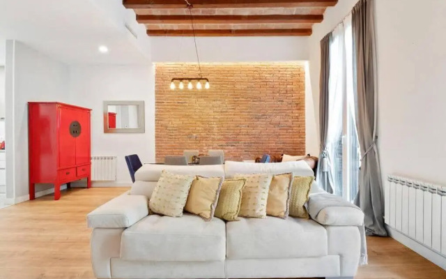 Arc de Triomf Luxury Modern 2-Bedroom 2-Bathroom